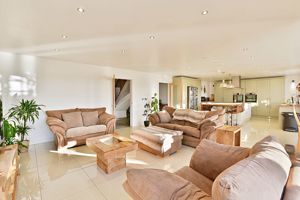 Photo 16- click for photo gallery